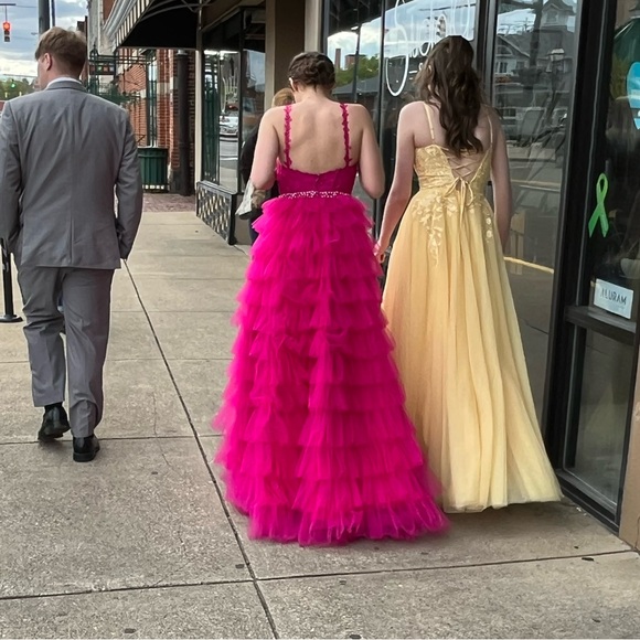 Prom dress from Henri’s color: fuchsia, worn once good condition, - Picture 2 of 7